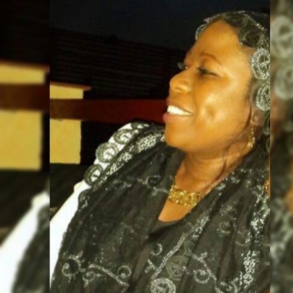 Meet your Posher, Aisha - Picture 2 of 2